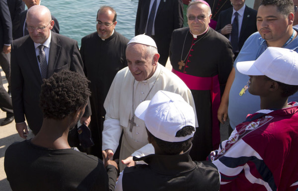 Lampedusa : Le Pape François ému devant la précarité des migrants