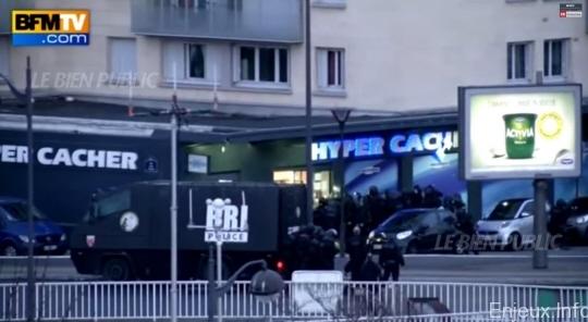 France : Réactions des médias aux critiques du CSA après les derniers attentats