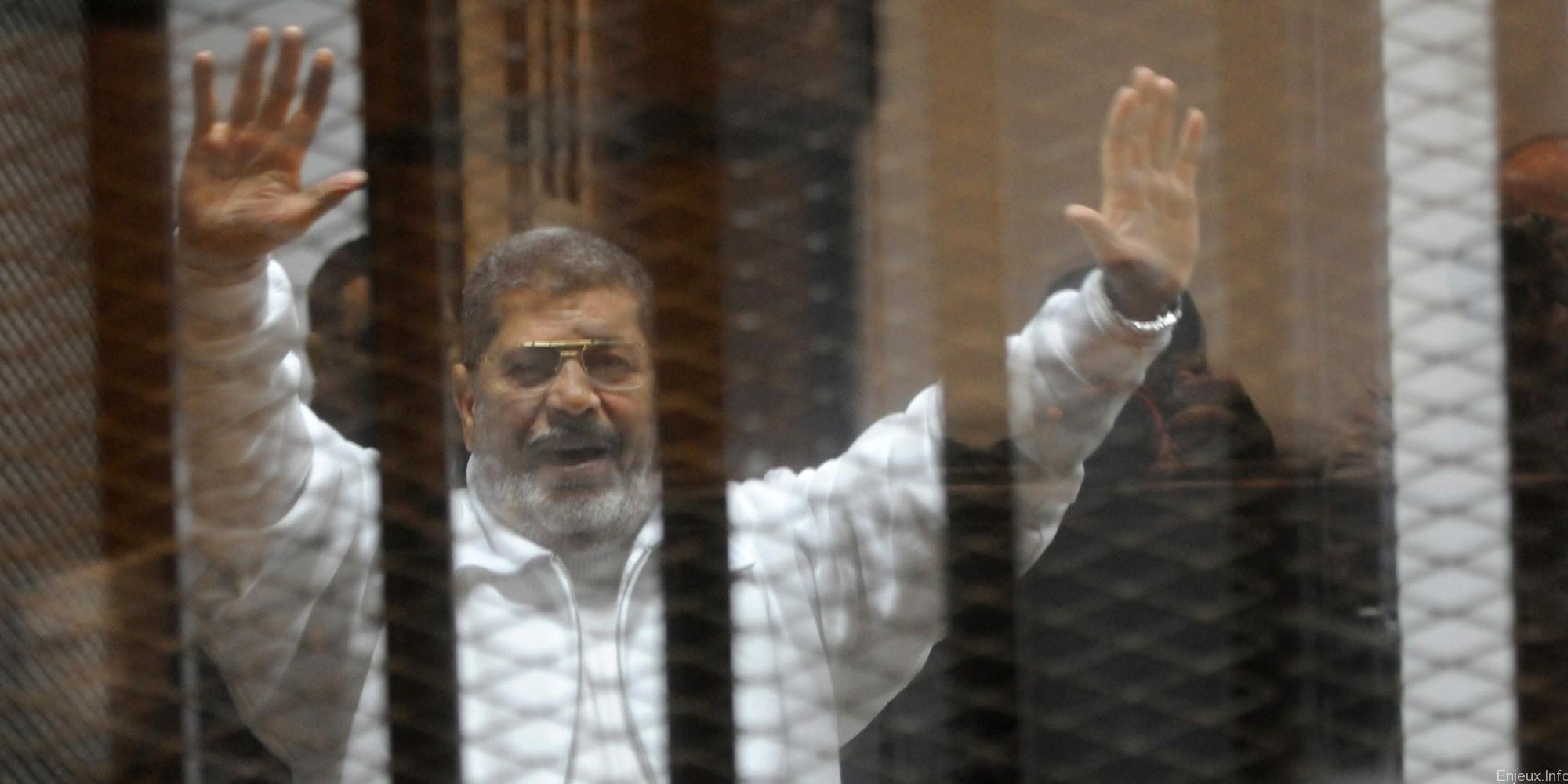 Egypte : l’ex-président évite la peine de mort