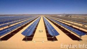 Le roi Mohammed VI à Laayoune après avoir inauguré la plus grande centrale solaire CSP au monde