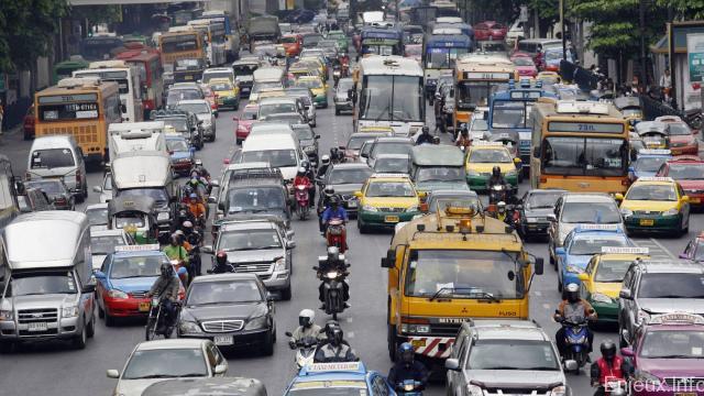 La Thaïlande lance un programme choc pour rééduquer les automobilistes ivres