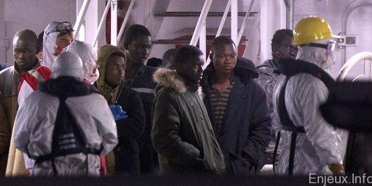 Arrestation en Italie de 16 passeurs présumés de migrants depuis la Libye