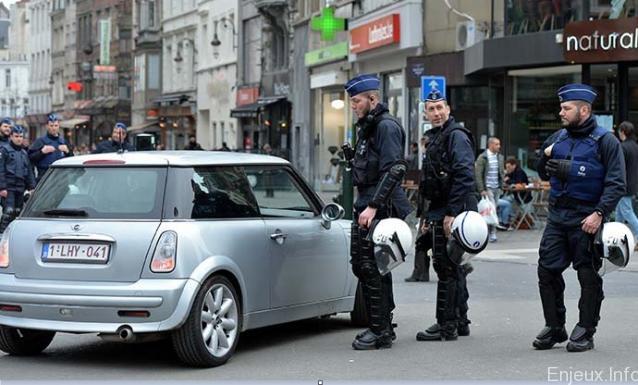Des policiers belges attaqués au couteau à Molenbeek