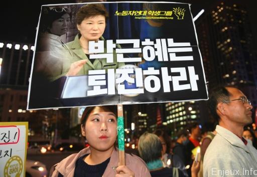 Les sud-coréens exigent la démission de la présidente pour trafic d’influence