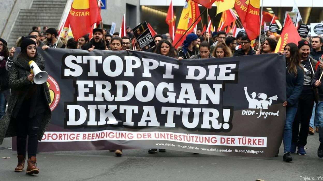 Une grande manifestation kurde en Allemagne contre Erdogan