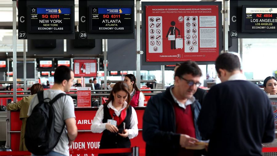 Ordinateurs en vol : Levée des restrictions américaines pour Emirates et Turkish Airlines