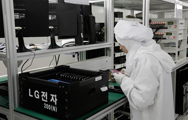 LG inaugure une usine de montage de Smartphones en Algérie