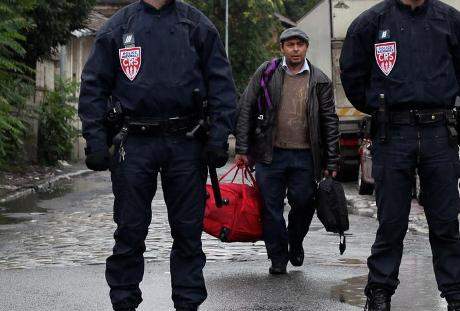 Plus de 10.000 sans-papiers algériens en phase d’être expulsés du territoire français