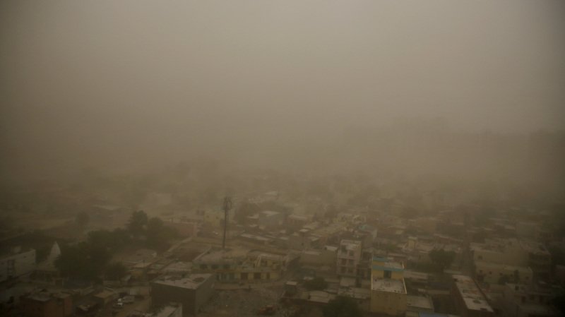 Au moins 125 périssent dans des tempêtes de sable en Inde