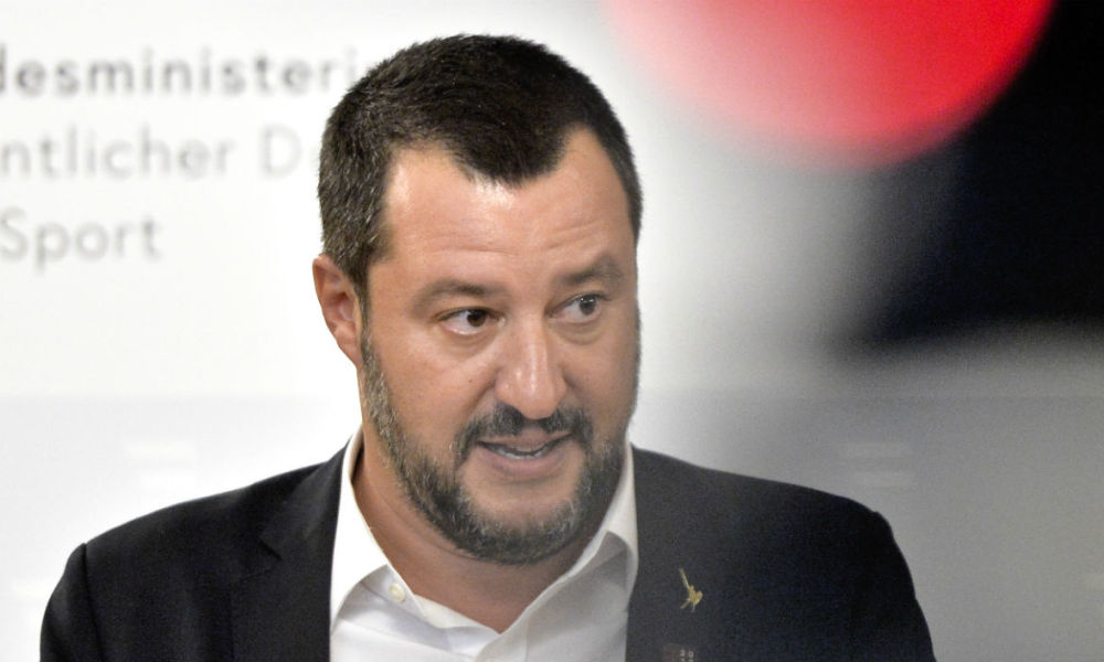 Salvini accueille en personne 51 migrants en Italie