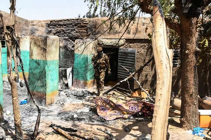 Mali : au moins 95 morts dans une nouvelle attaque contre un village du centre du pays