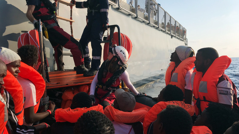 Le nombre d’arrivées en Italie de clandestins par la mer a baissé de moitié en 2019