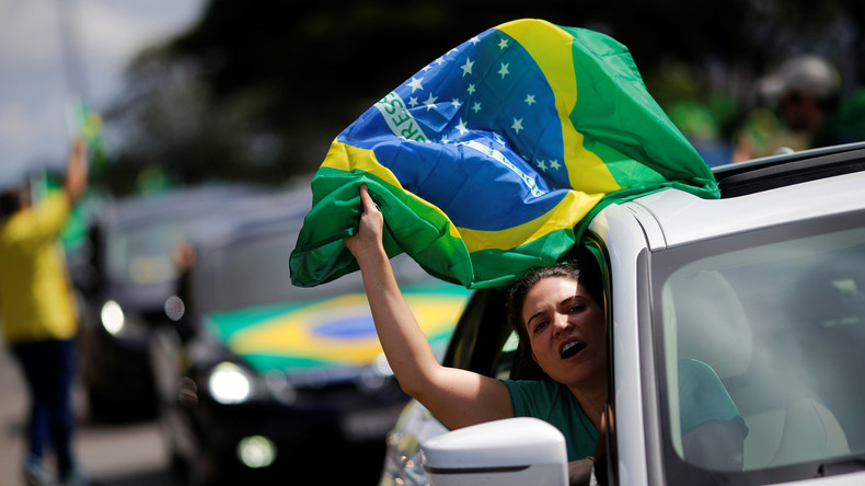 Brésil : Manifestation pro-Bolsonaro après la démission du ministre de la Justice