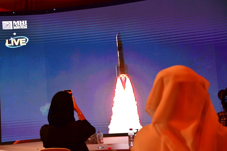 Les Emirats Arabes, premier pays arabe à lancer une sonde vers Mars