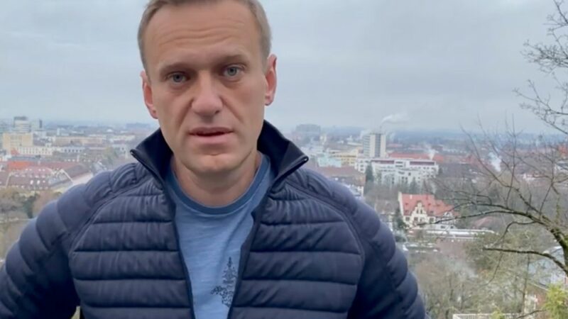 L’opposant russe Alexeï Navalny menacé d’arrestation s’il rentre en Russie