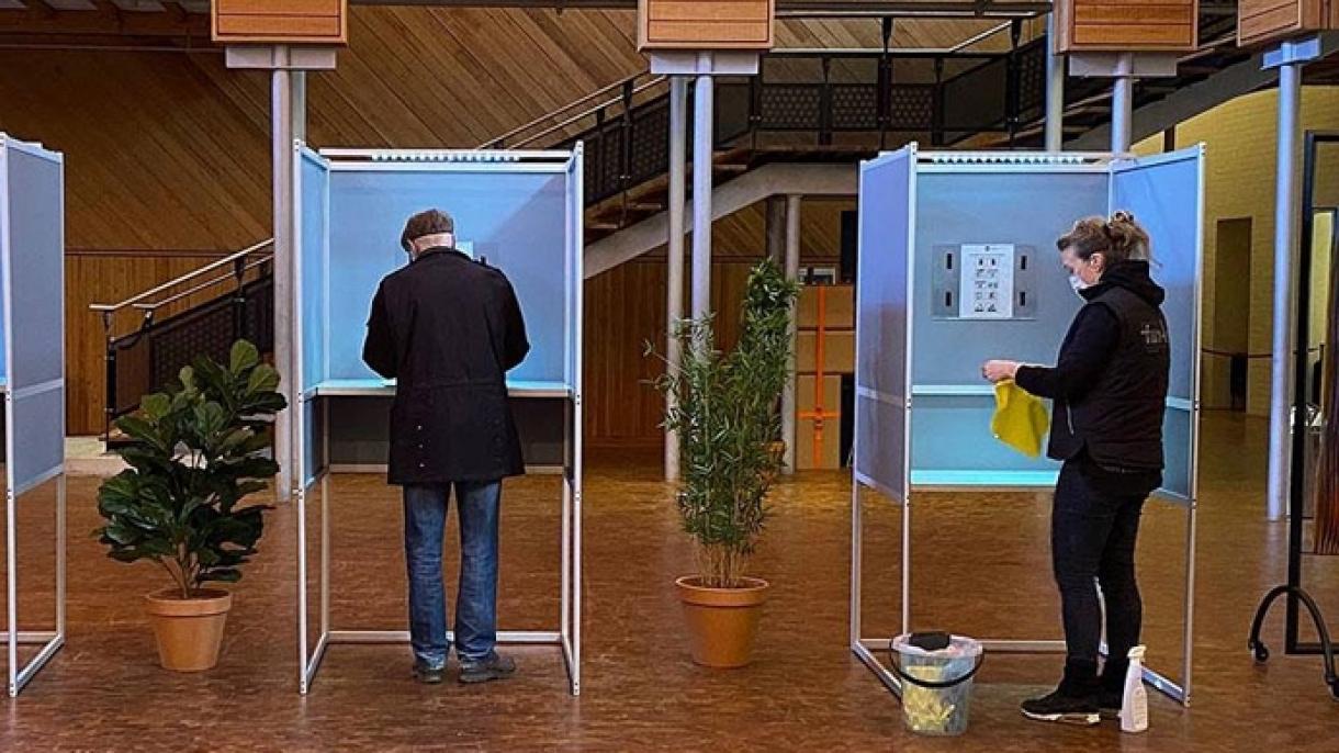 Les Pays-Bas entament leurs élections législatives en pleine crise de Covid-19