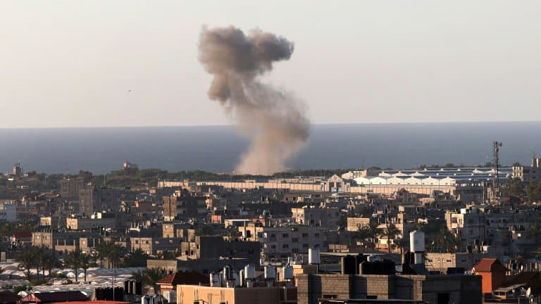 L’armée d’Israël mène des frappes contre Gaza en représailles aux lancers de ballons incendiaires