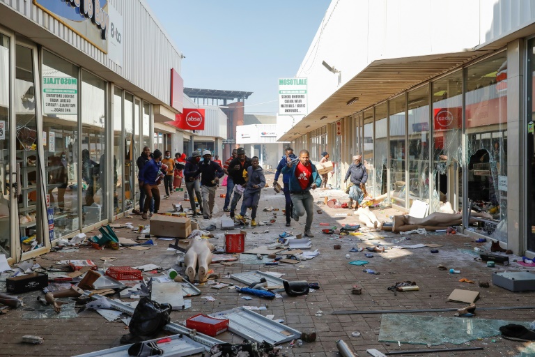 Afrique du Sud : les violences s’amplifient, les forces armées déployées