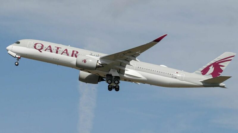 Treize Airbus A350 de Qatar Airways cloués au sol pour des problèmes sur le fuselage