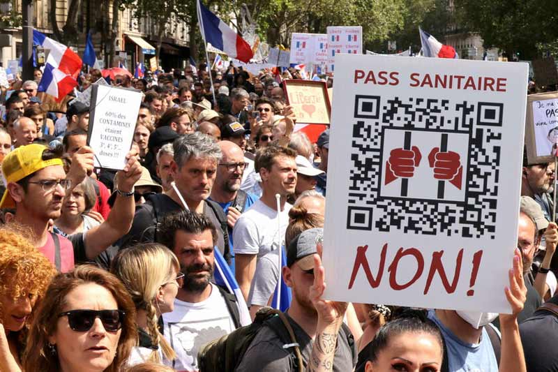 La France: La levée du « pass sanitaire » controversé