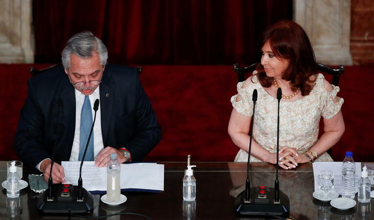 L’Argentine : Démissions en série des ministres