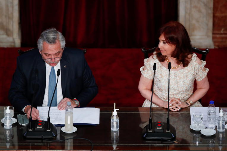 L’Argentine : Démissions en série des ministres