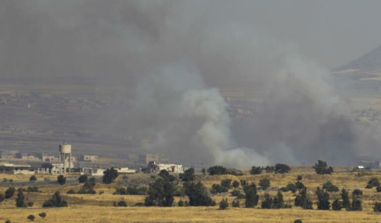 Frappes israéliennes sur une ville syrienne frontalière du Golan