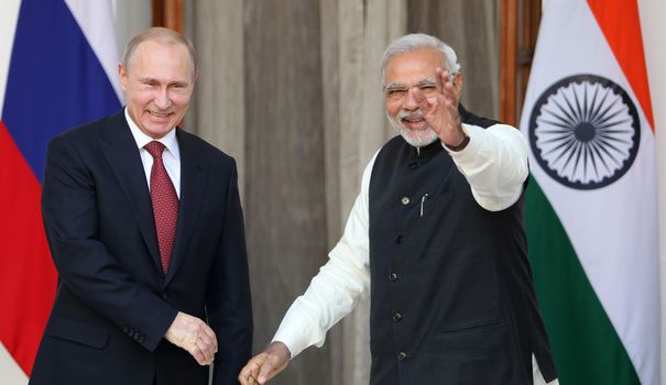 L’Inde disposée à acheter du pétrole et des matières premières russes à prix réduits