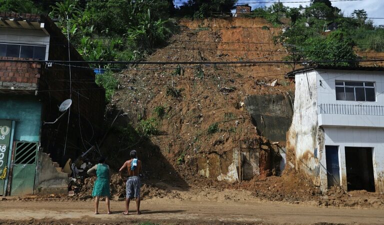 Pluies diluviennes au Brésil : le bilan franchit le seuil des 100 morts