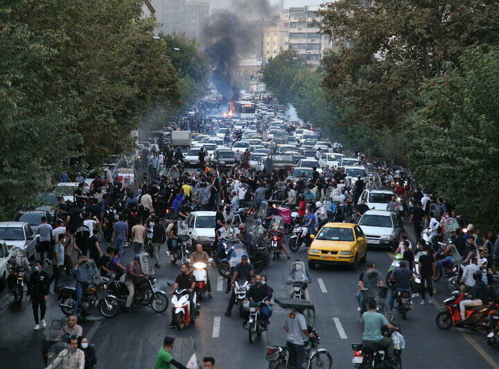 Iran : au moins 17 morts dans les manifestations après la mort d’une jeune femme entre les mains de la police des mœurs