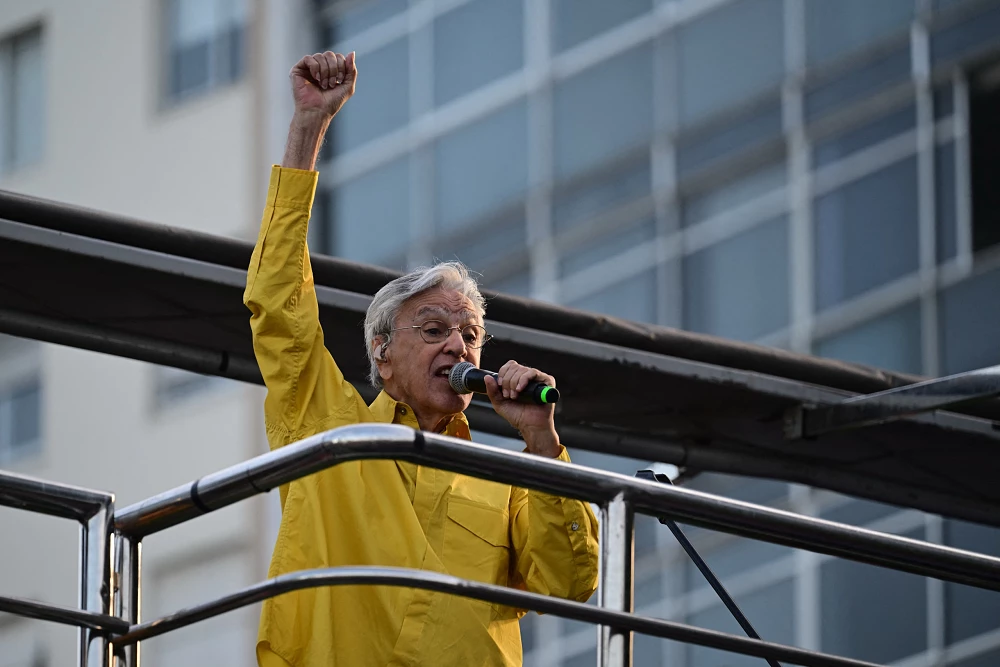 Brésil : Caetano, Chico et Gil mènent la contestation contre l’« amnistie Bolsonaro »